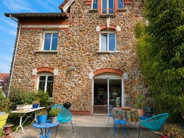 Maison 9 pièces 201 m²