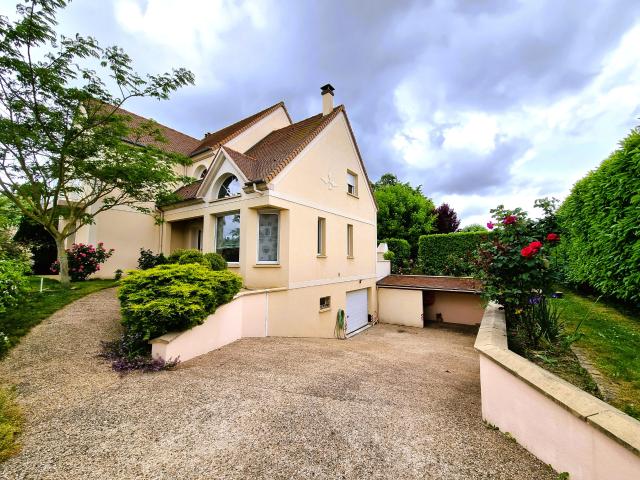 Maison 9 pièces 202 m²