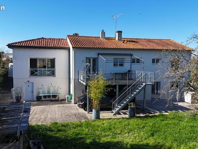 Maison 9 pièces 202 m²