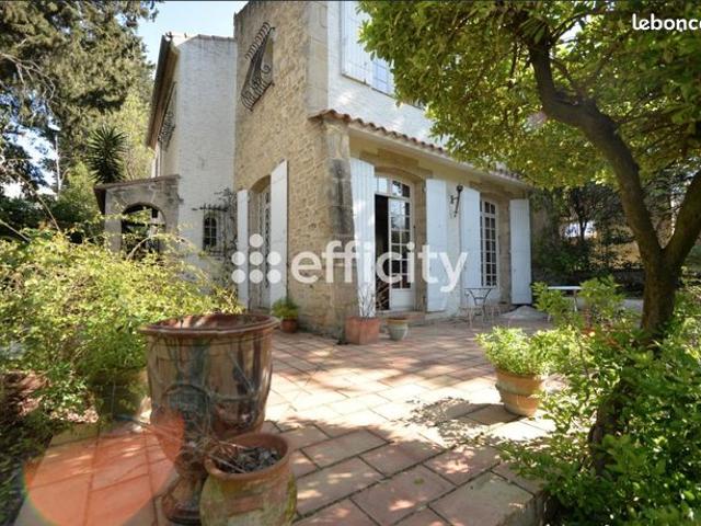 Maison 9 pièces 202 m²