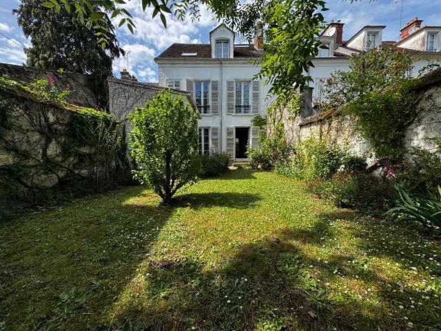 Maison 9 pièces 202 m²