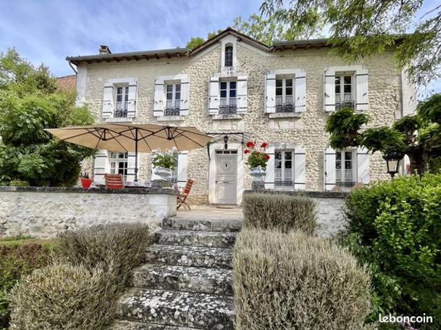 Maison 9 pièces 202 m²