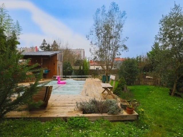 Maison 9 pièces 202 m²