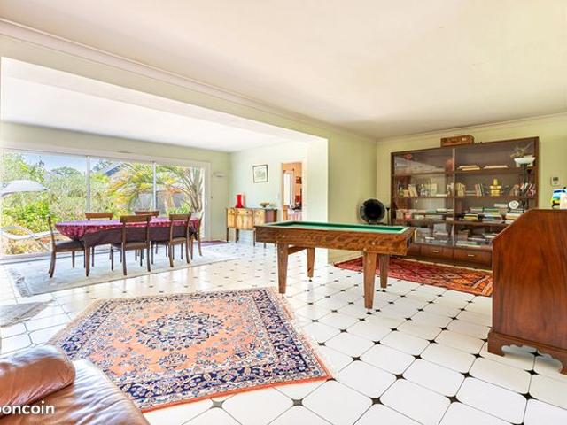 Maison 9 pièces 203 m²