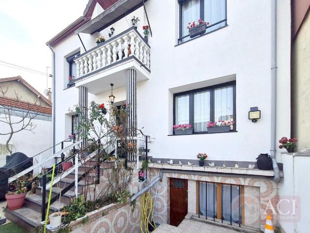 Maison 9 pièces 203 m²