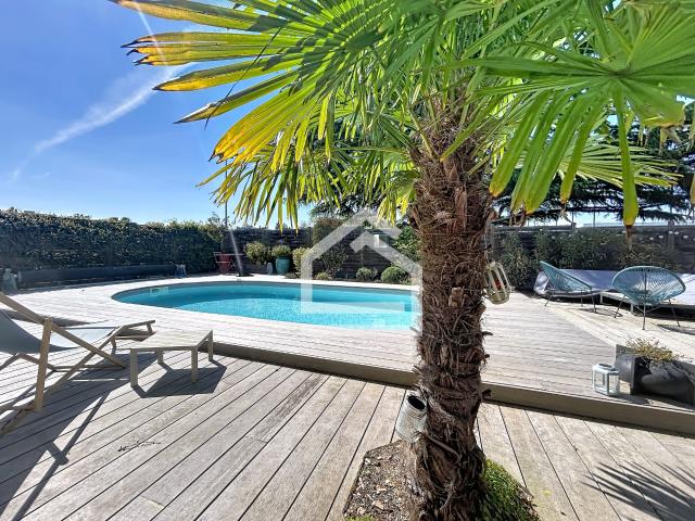 Maison 9 pièces 203 m²