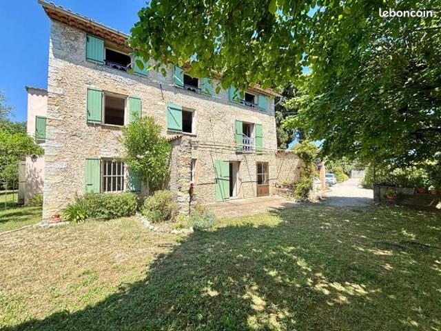 Maison 9 pièces 214 m²