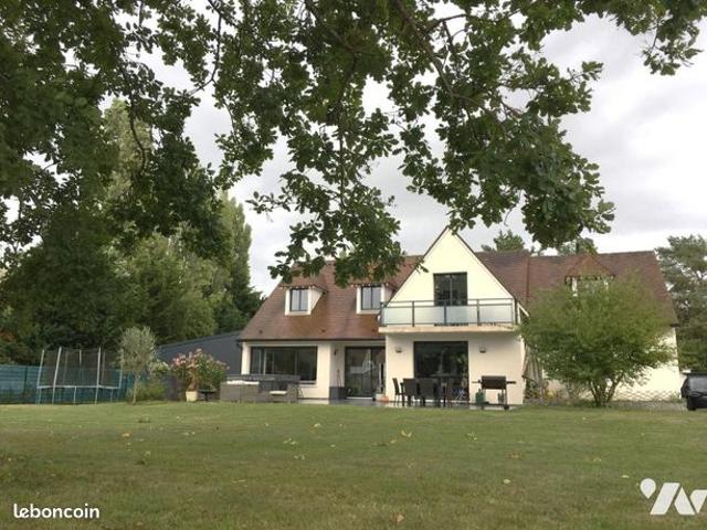 Maison 9 pièces 215 m²