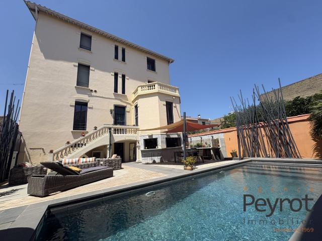 Maison 9 pièces 215 m²
