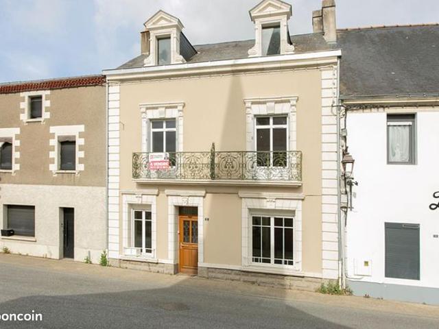 Maison 9 pièces 215 m²