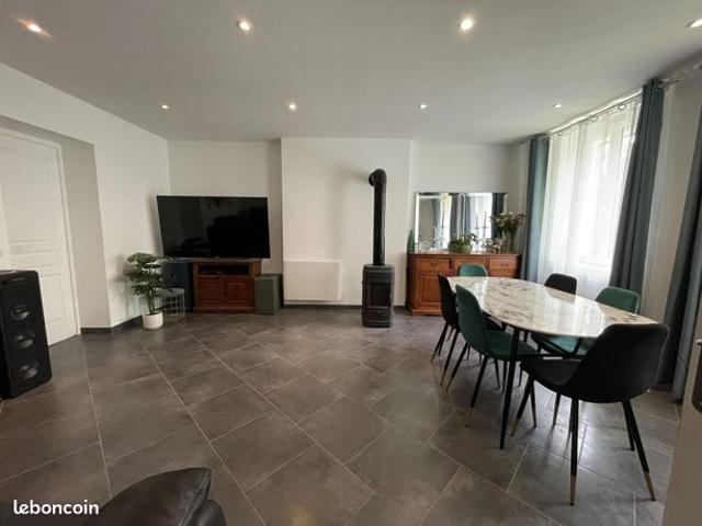 Maison 9 pièces 215 m²