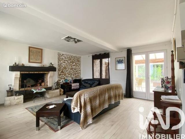 Maison 9 pièces 215 m²