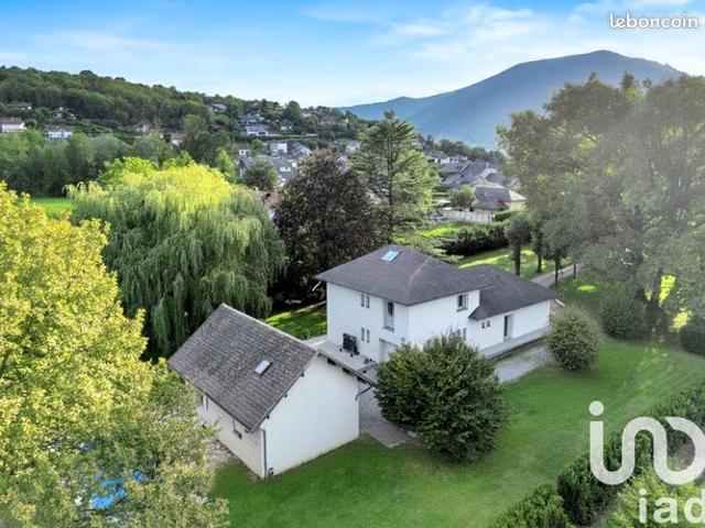 Maison 9 pièces 215 m²