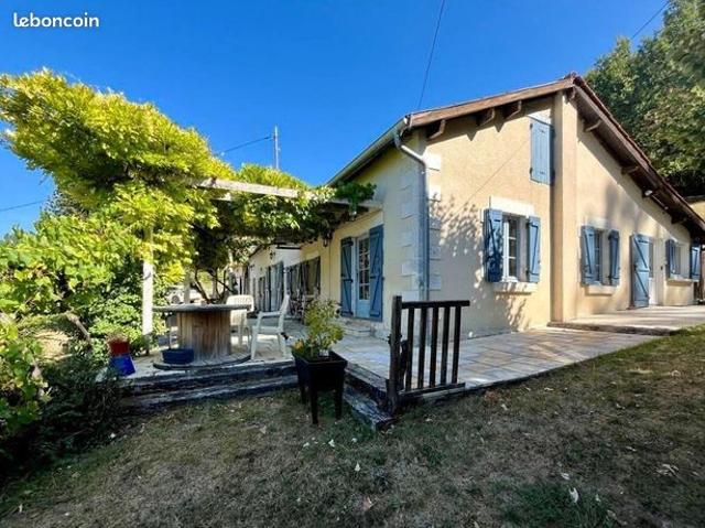 Maison 9 pièces 216 m²