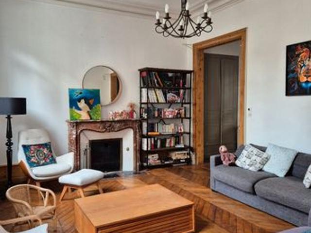 Maison 9 pièces 216 m²