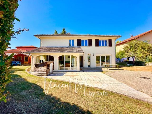 Maison 9 pièces 216 m²