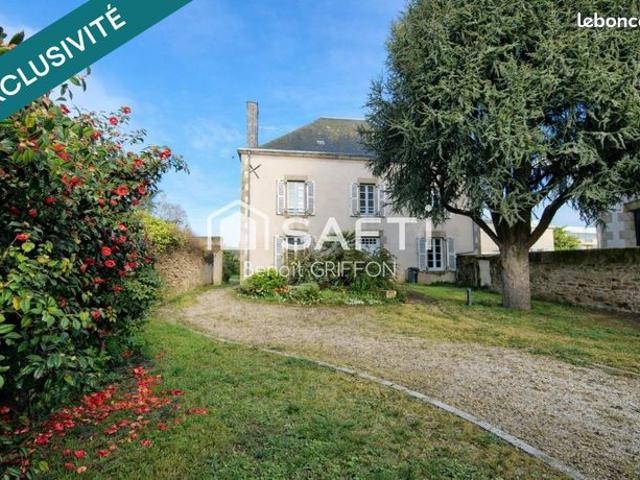 Maison 9 pièces 216 m²