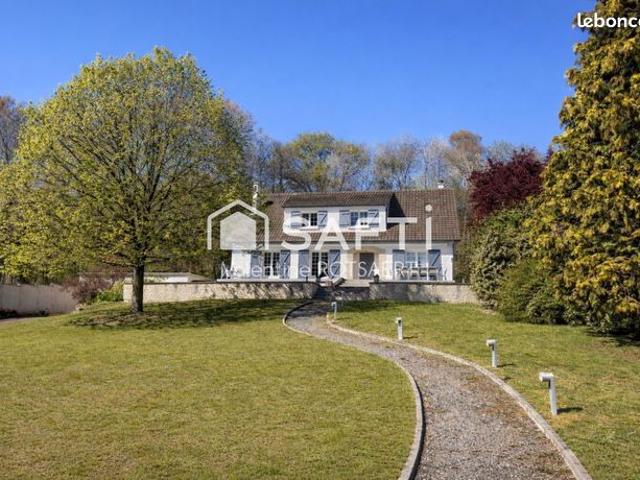 Maison 9 pièces 216 m²
