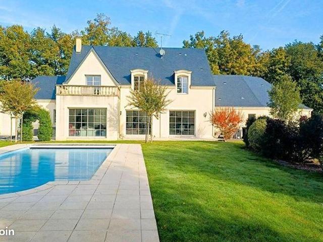 Maison 9 pièces 216 m²