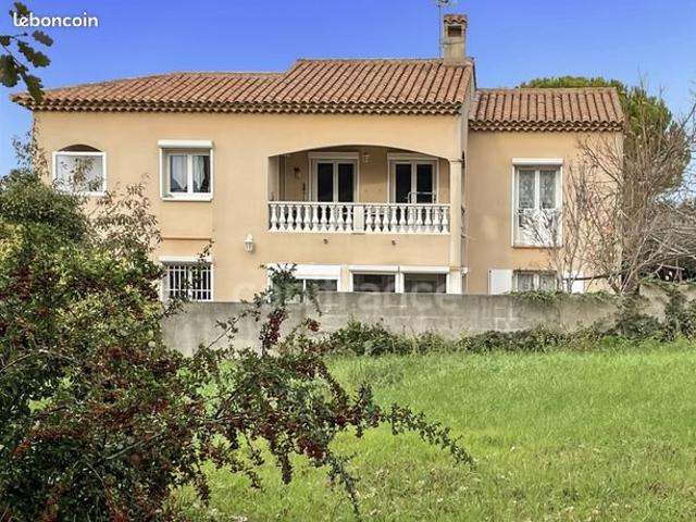 Maison 9 pièces 216 m²