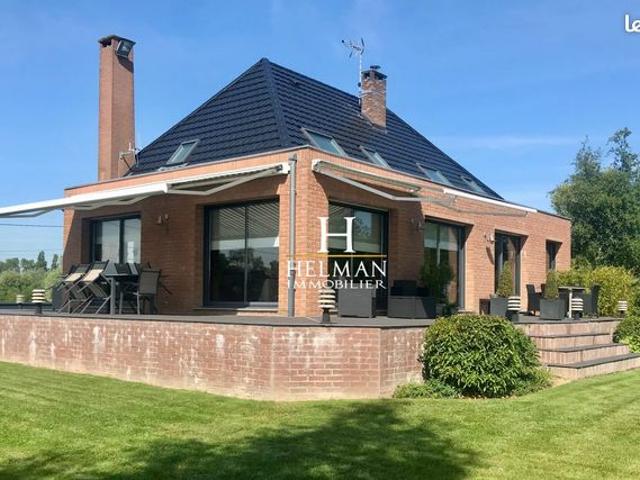 Maison 9 pièces 216 m²