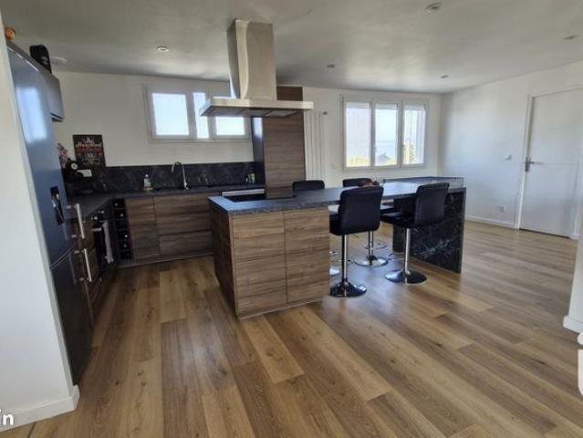 Maison 9 pièces 216 m²