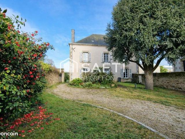 Maison 9 pièces 216 m²