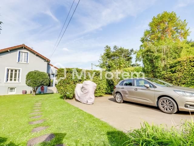 Maison 9 pièces 217 m²