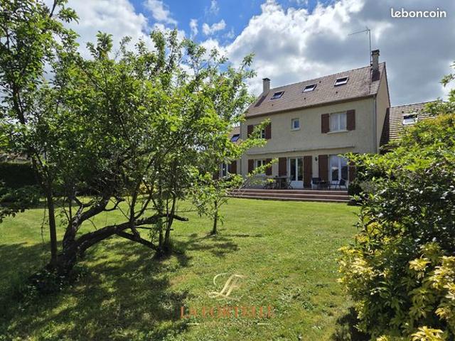 Maison 9 pièces 217 m²