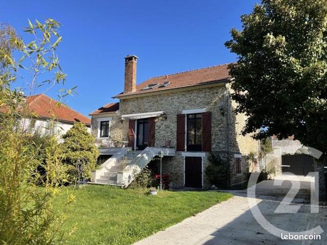 Maison 9 pièces 217 m²