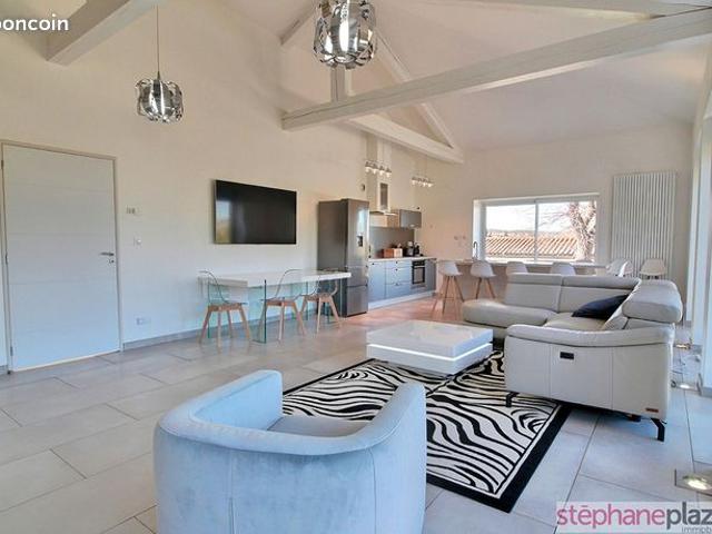 Maison 9 pièces 217 m²