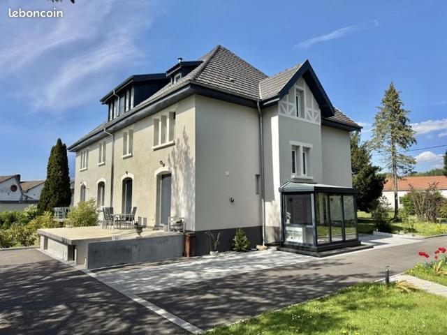 Maison 9 pièces 217 m²