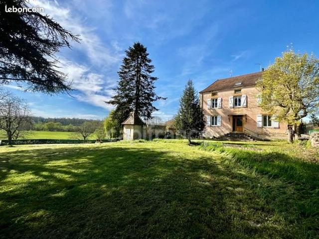 Maison 9 pièces 217 m²