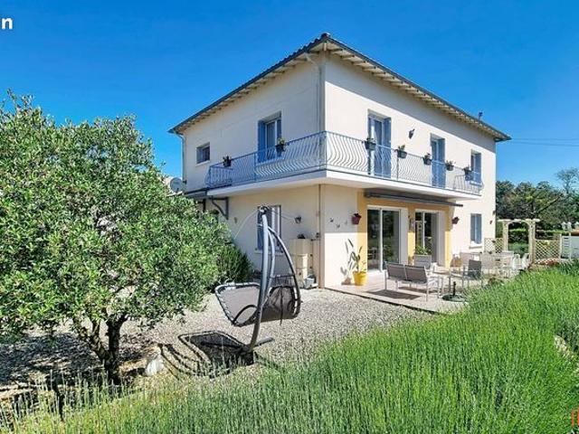 Maison 9 pièces 218 m²