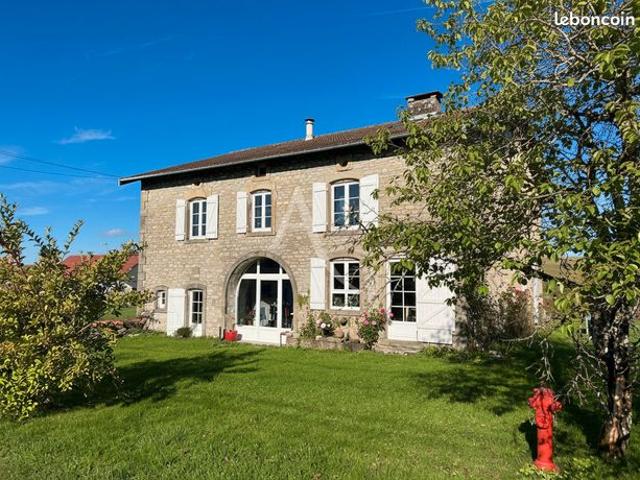 Maison 9 pièces 218 m²