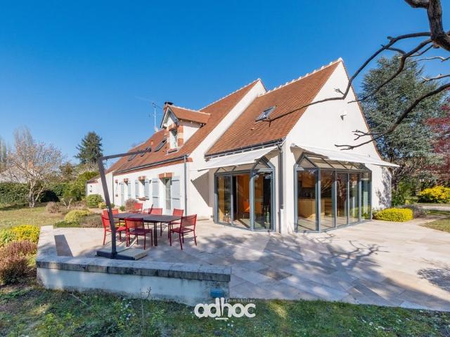 Maison 9 pièces 218 m²