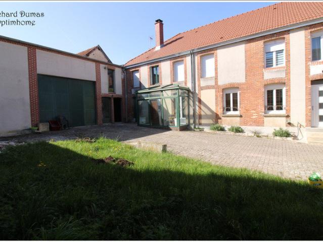 Maison 9 pièces 218 m²