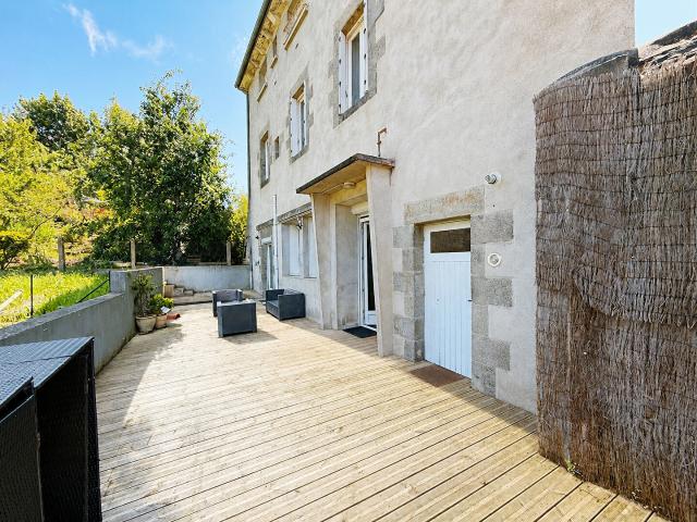 Maison 9 pièces 218 m²