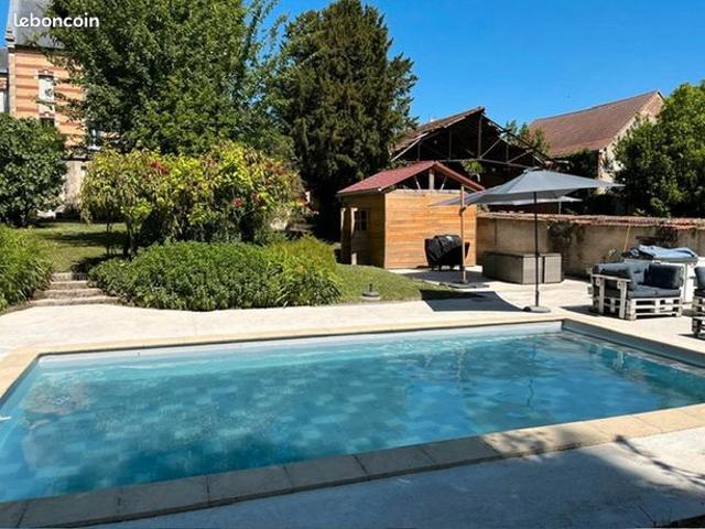 Maison 9 pièces 218 m²
