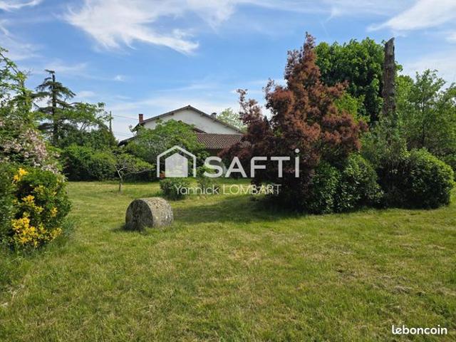 Maison 9 pièces 218 m²