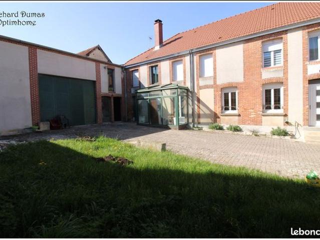 Maison 9 pièces 218 m²