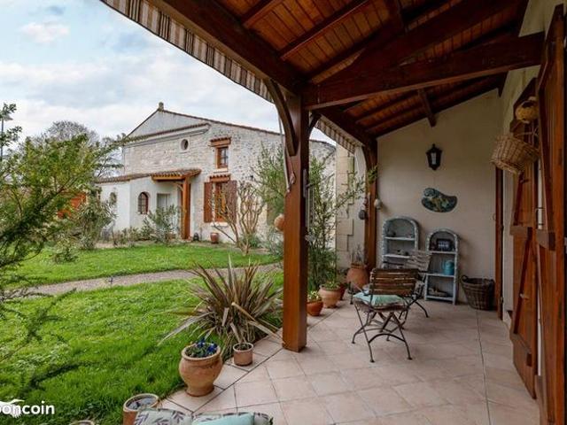 Maison 9 pièces 218 m²