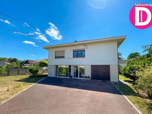 Maison 9 pièces 220 m²