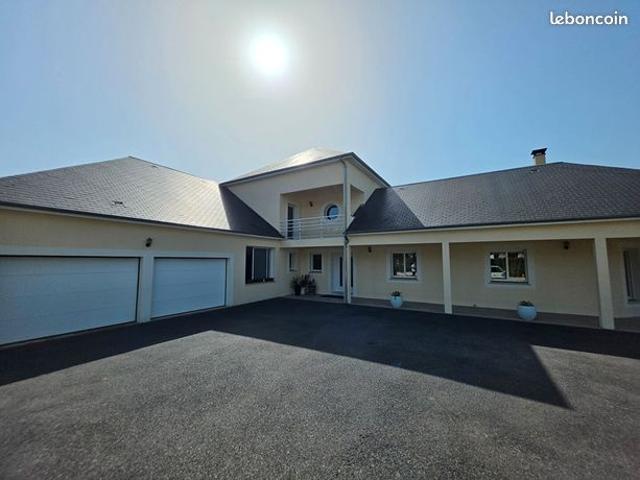 Maison 9 pièces 219 m²