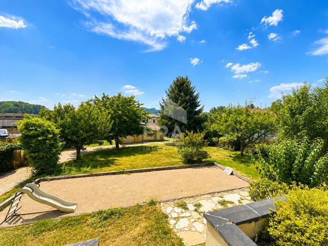 Maison 9 pièces 219 m²