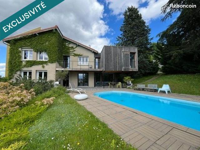 Maison 9 pièces 210 m²