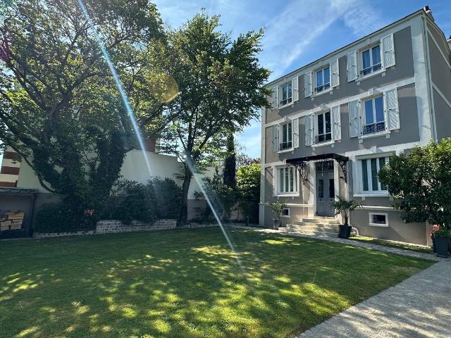 Maison 9 pièces 210 m²
