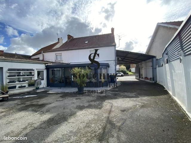 Maison 9 pièces 210 m²
