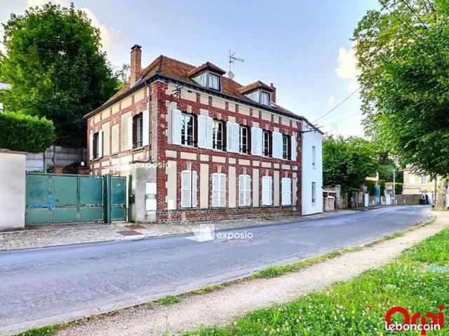 Maison 9 pièces 210 m²