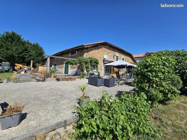 Maison 9 pièces 210 m²